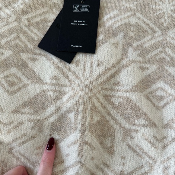 NWT Naadam cashmere fair isle holiday snowflake sweater - Picture 6 of 6